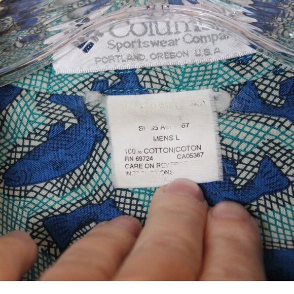 Columbia Mens  Large Fish Print Button Down Shirt Turquoise and Blue 100% Cotton - Picture 6 of 8